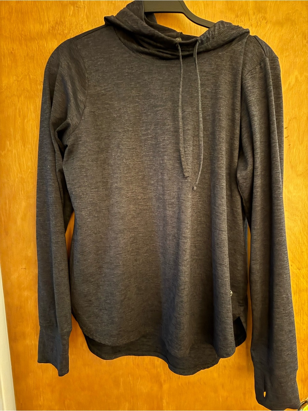 GAIAM Women's Long-Sleeve Hooded Tee in Charcoal Gray